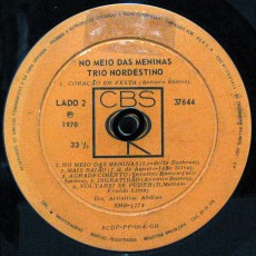 trio-nordestino-1970-no-meio-das-meninas-selo-b